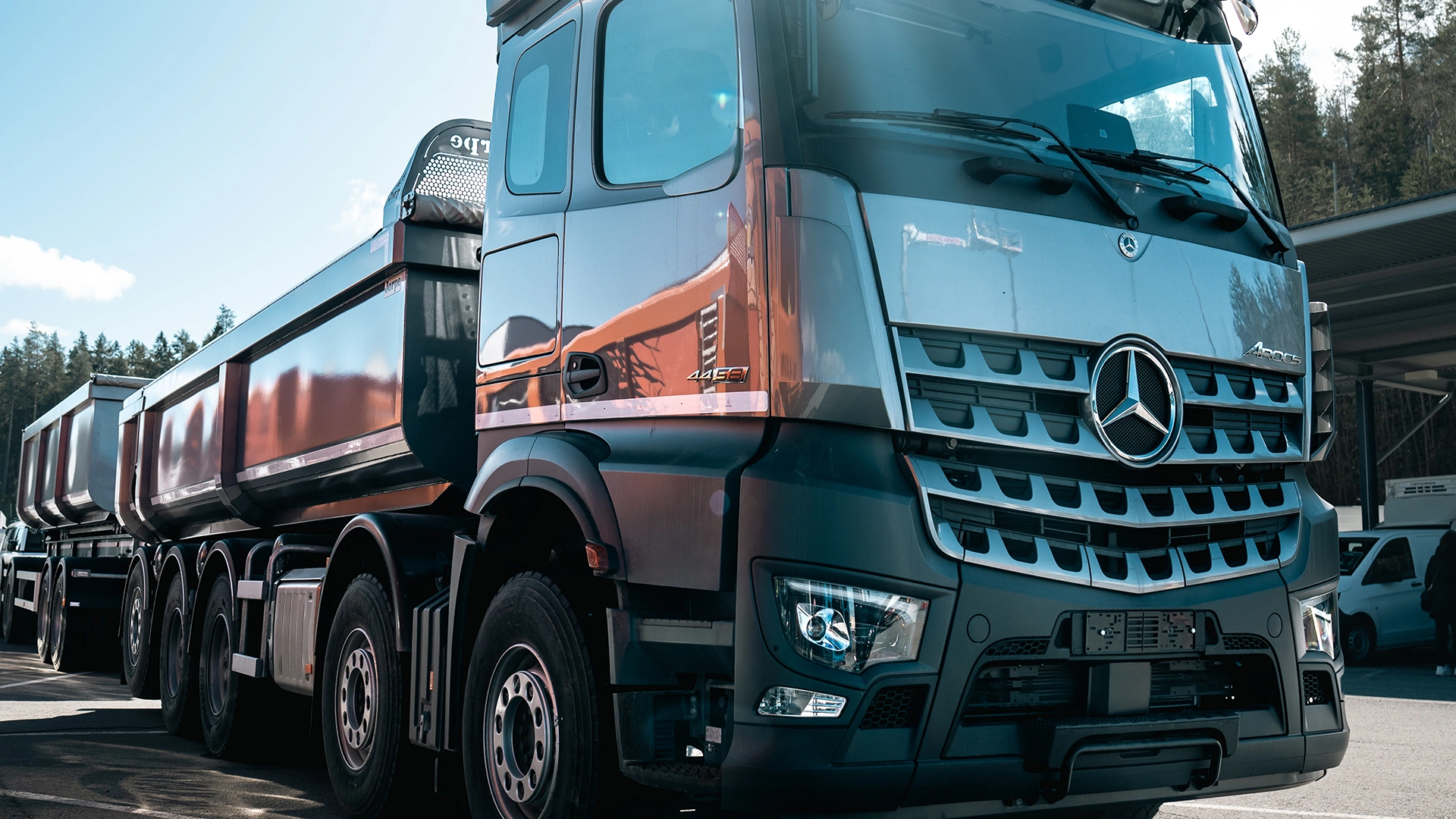 Mercedes-Benz Arocs tuvlplānā