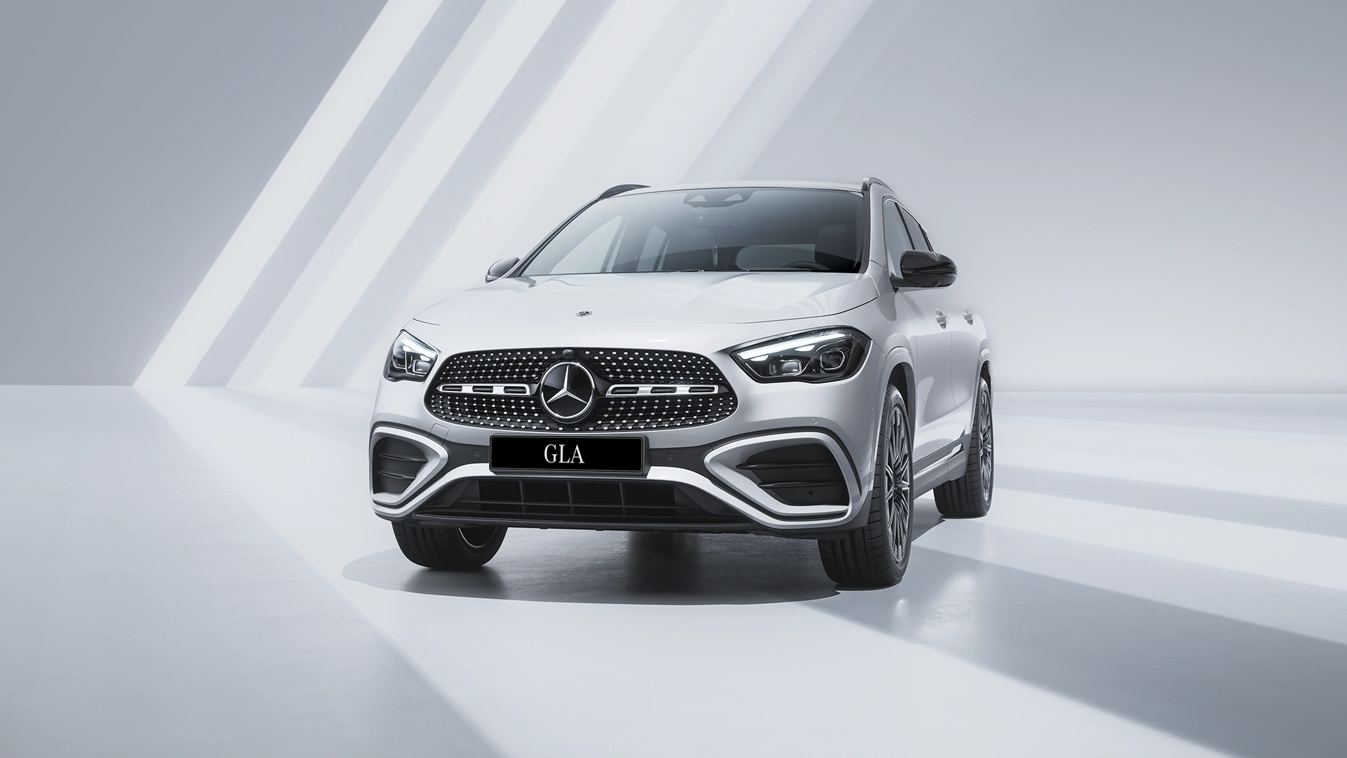 Mercedes-Benz GLA priekšas skats