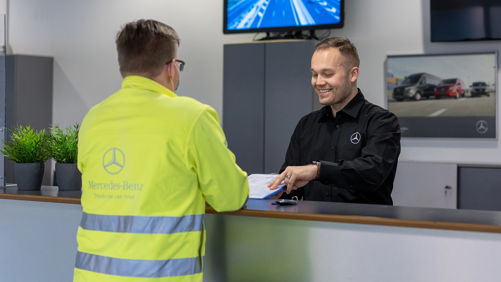 Mercedes-Benz mikroautobusu apkopes līgums