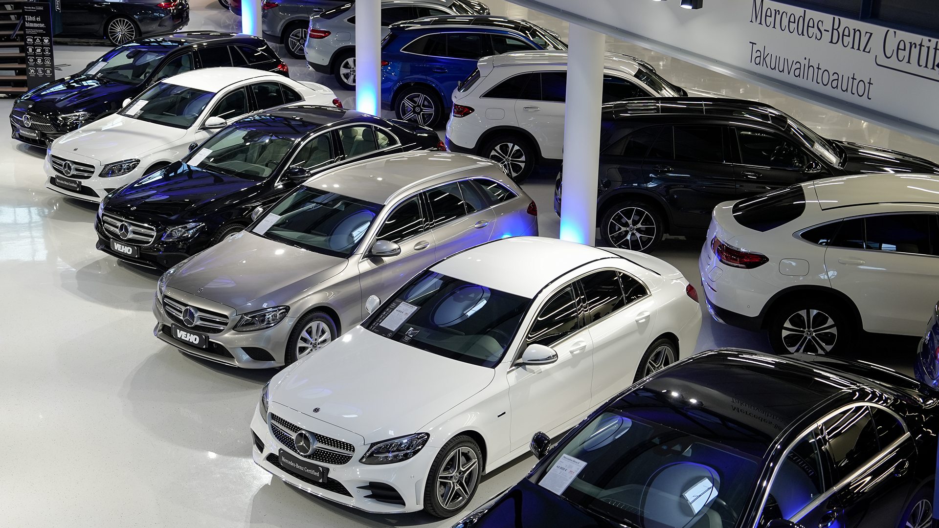 Mercedes-Benz automašīnas Veho auto salonā