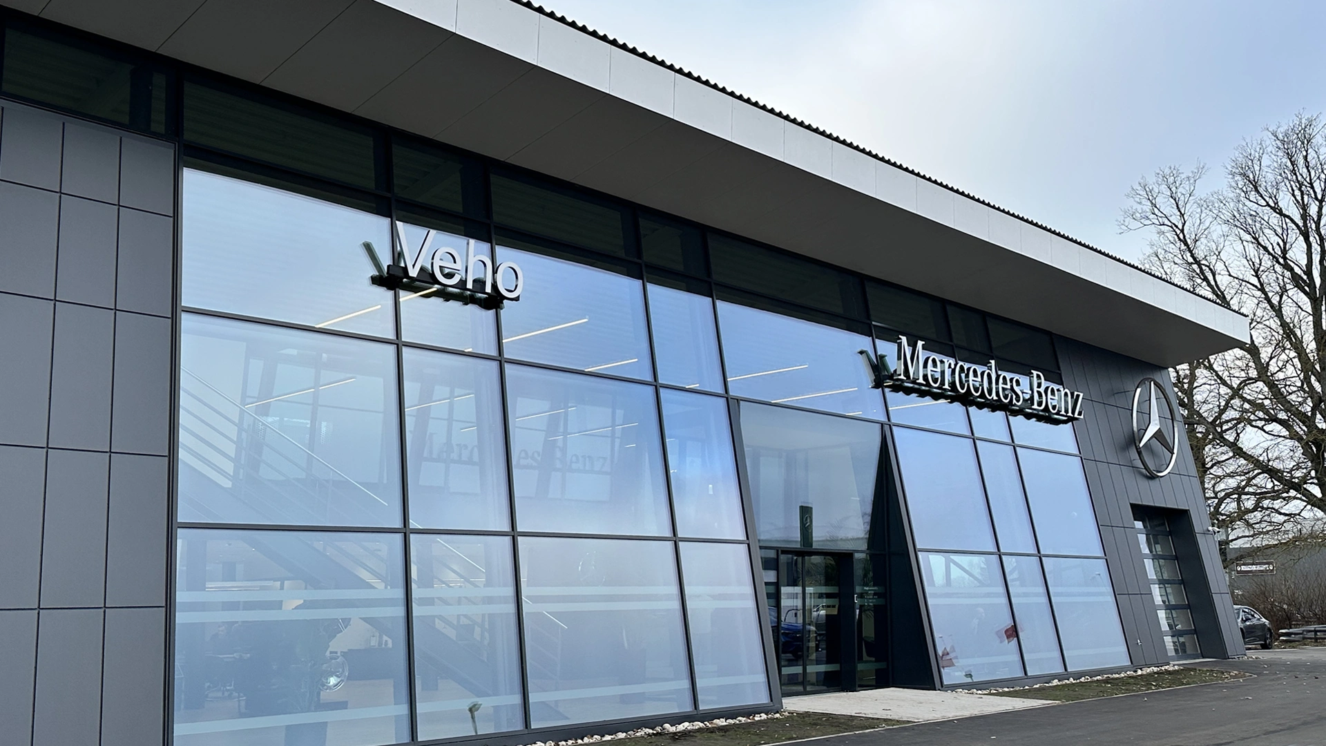 Veho vieglo automašīnu servisa centrs