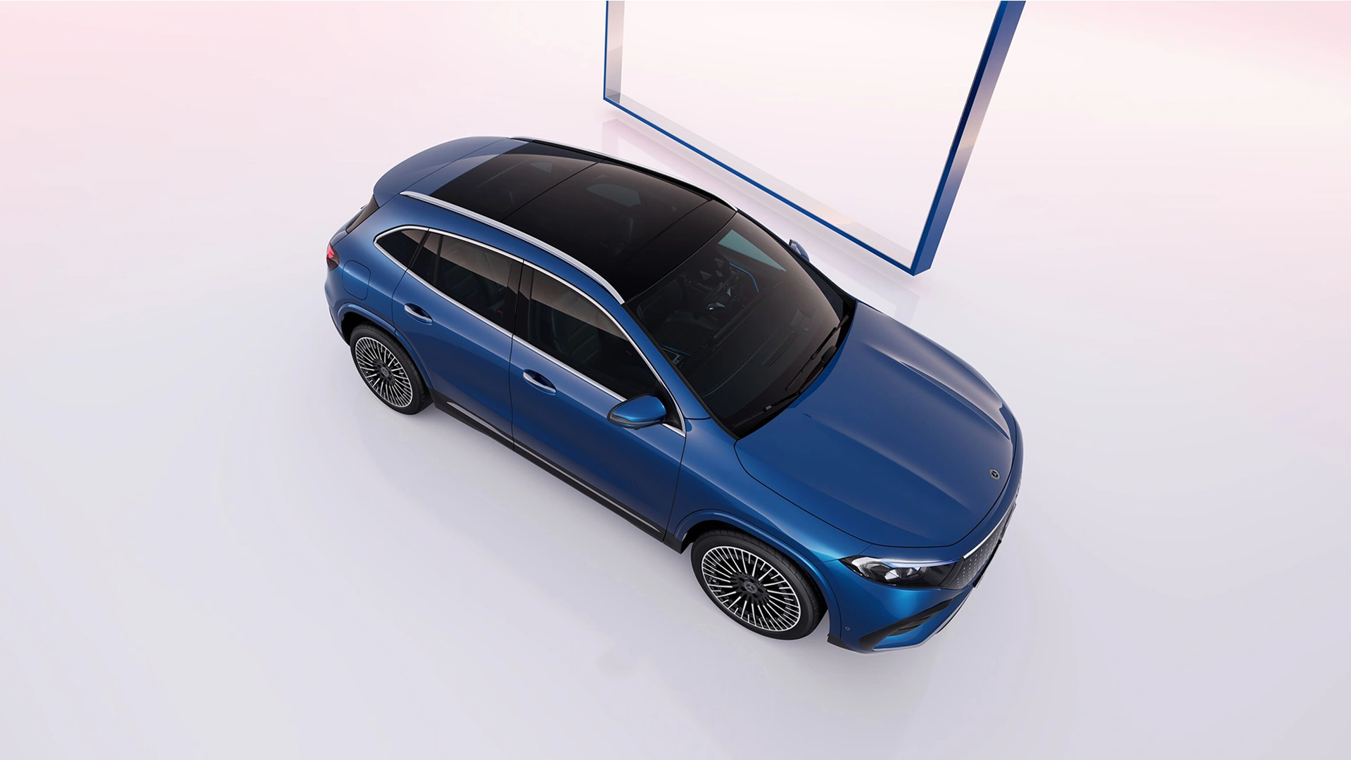 EQA zilā krāsā uz moderna fona