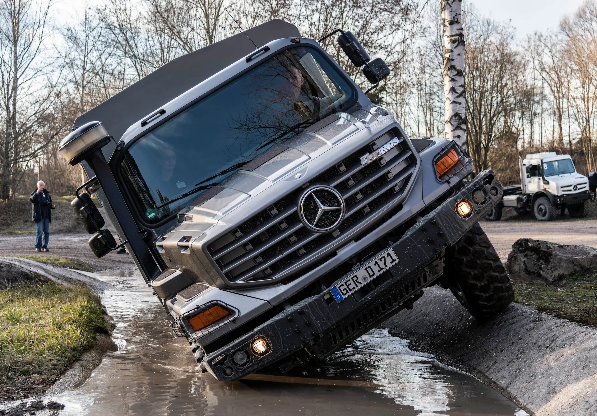 Mercedes-Benz Zetros bezceļu apstākļos