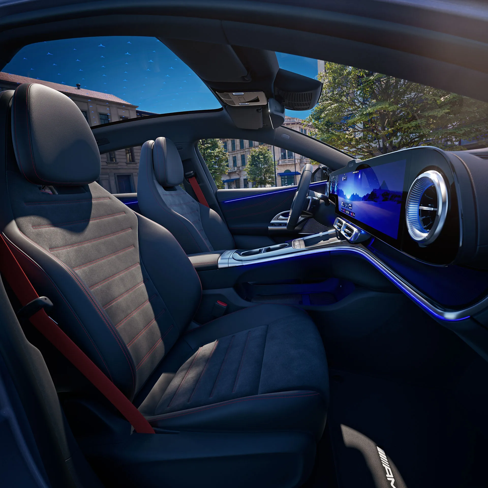 Elektriskais Mercedes-Benz C-klase pilsētas vidē