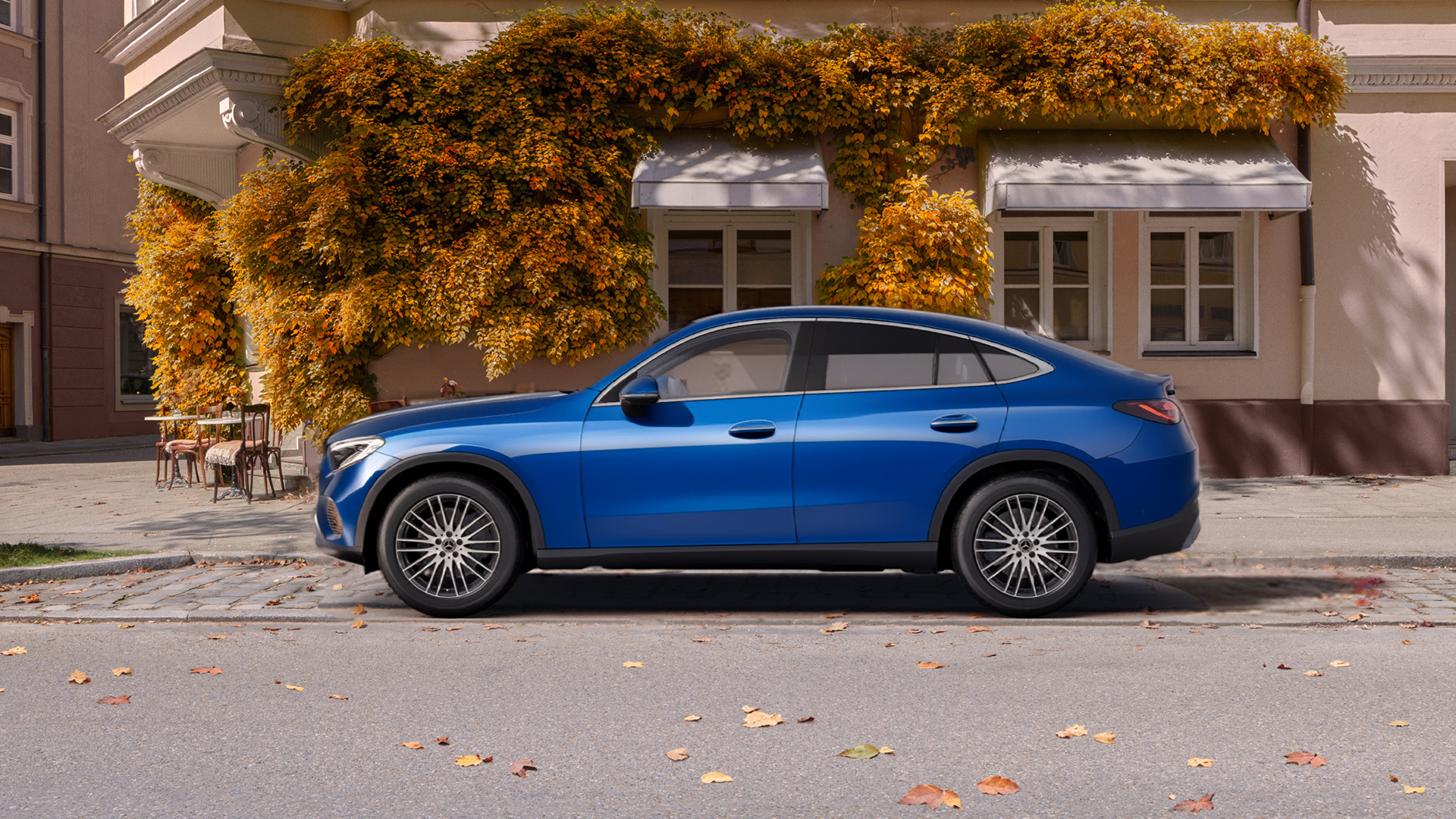 GLC Coupé, zils, skats no sāna