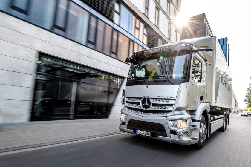 A new truck for a new era: Mercedes-Benz eActros celebrates its world premiere